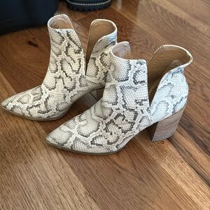 Steve Madden booties